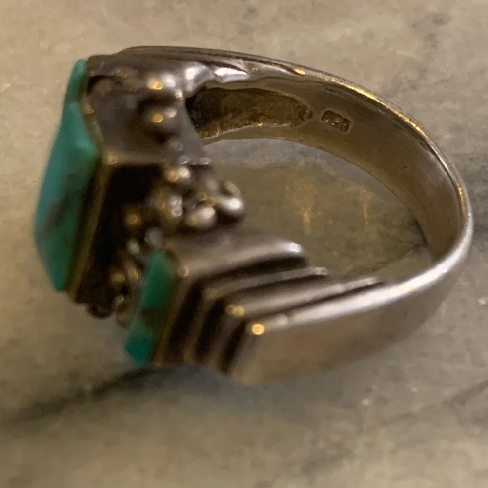 Sterling Silver & Turquoise Ring - Picture 4 of 6